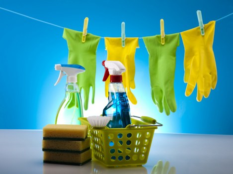 Detailed kitchen and bathroom cleaning in W5