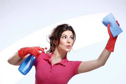 End of tenancy cleaning team working in a W5 property